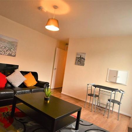 Spacious 2Bedroom Condo With Patio By Excel Centre Londyn Zewnętrze zdjęcie
