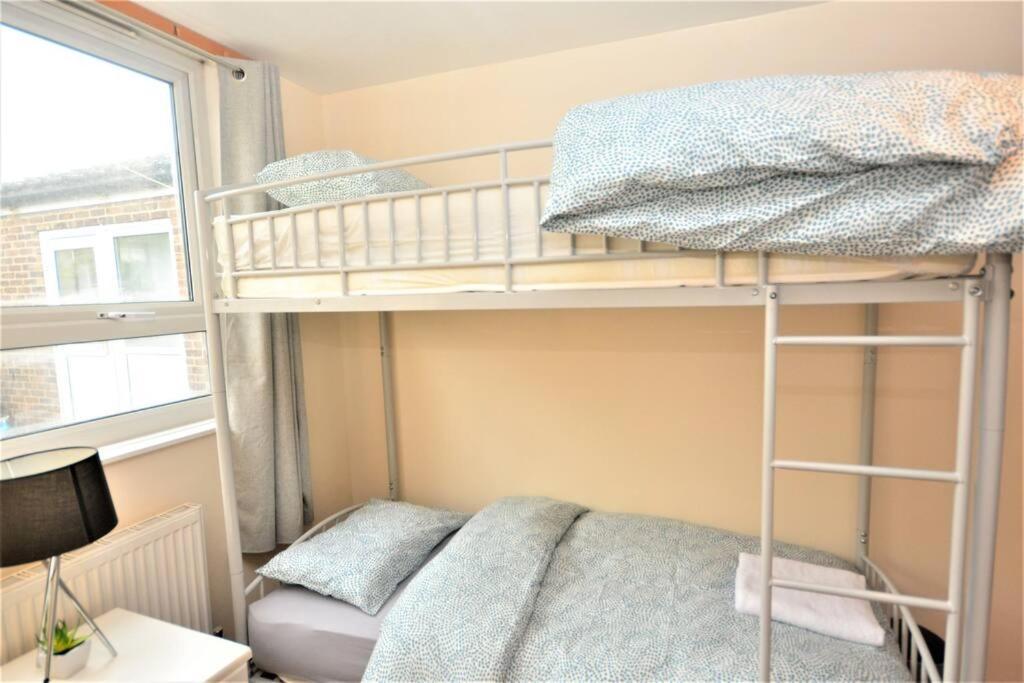 Spacious 2Bedroom Condo With Patio By Excel Centre Londyn Zewnętrze zdjęcie