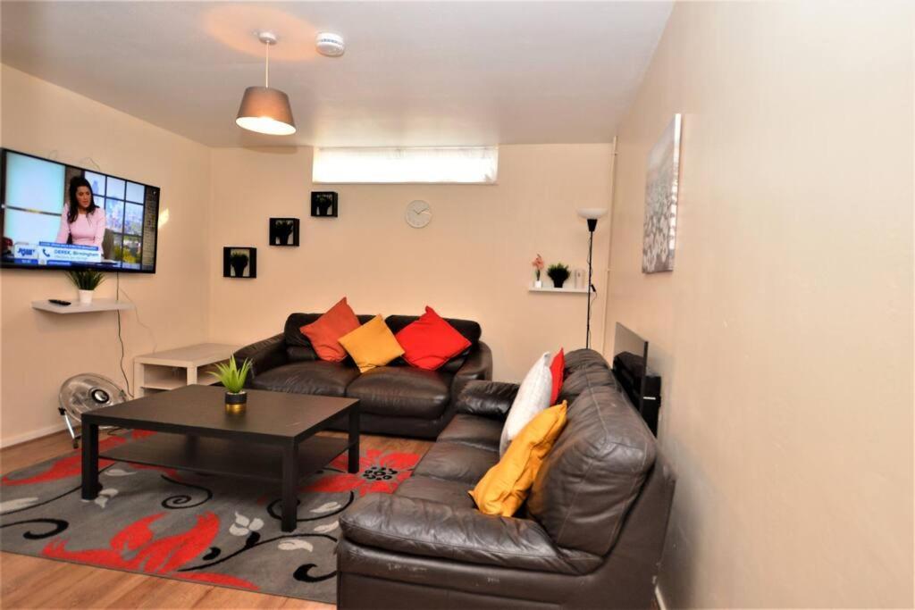 Spacious 2Bedroom Condo With Patio By Excel Centre Londyn Zewnętrze zdjęcie