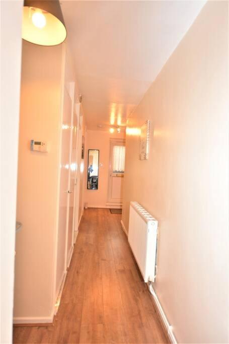Spacious 2Bedroom Condo With Patio By Excel Centre Londyn Zewnętrze zdjęcie